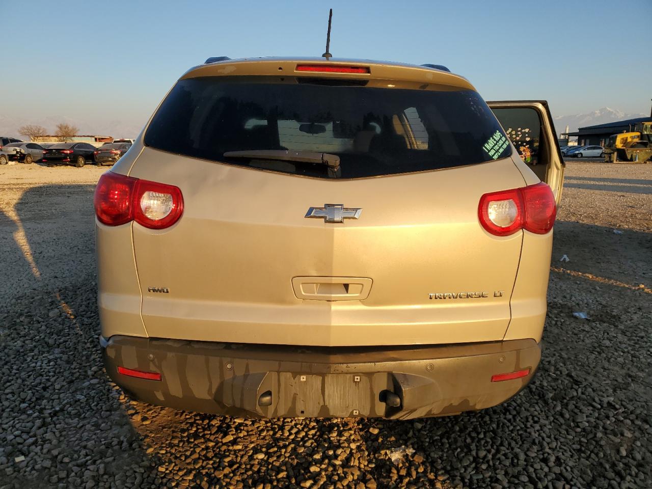 2010 Chevrolet Traverse - Image 6