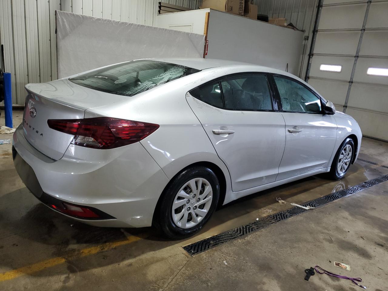 2019 Hyundai Elantra - Image 3