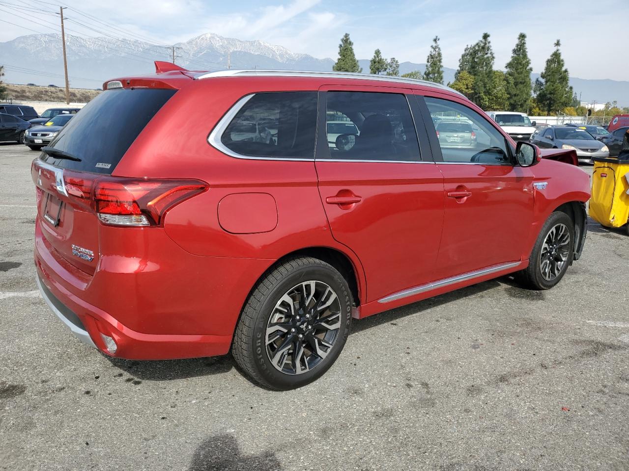 2018 Mitsubishi Outlander - Image 3