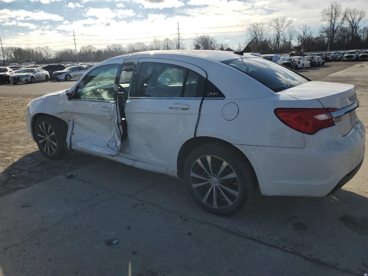 2013 Chrysler 200 - Image 2