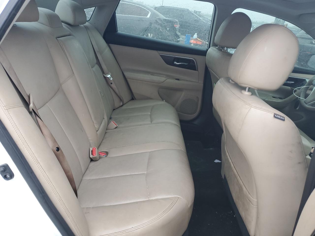 2015 Nissan Altima - Image 10