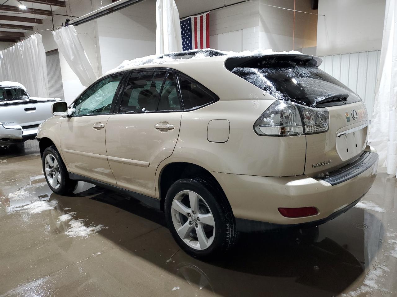 2005 Lexus RX - Image 2