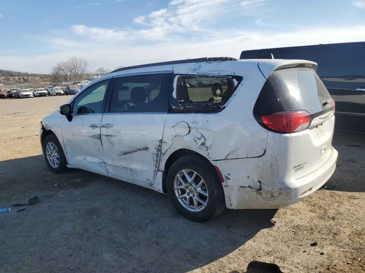 2021 Chrysler Voyager - Image 2