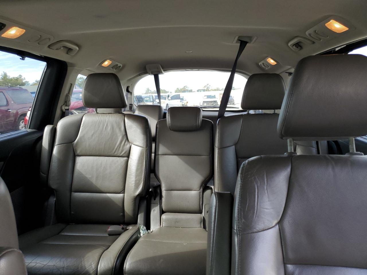 2012 Honda Odyssey - Image 10