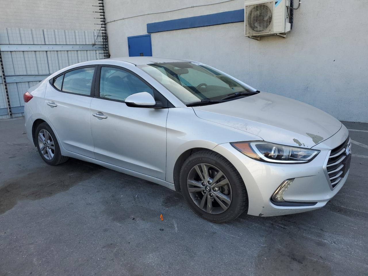 2017 Hyundai Elantra - Image 4