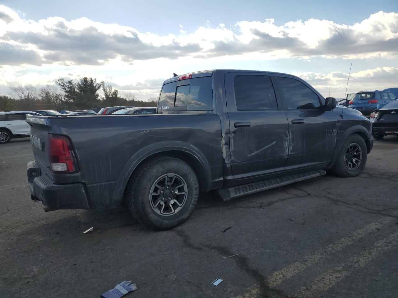 2017 RAM 1500 - Image 3