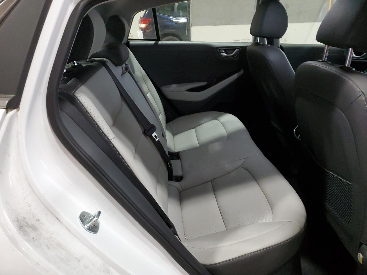 2022 Hyundai IONIQ - Image 10