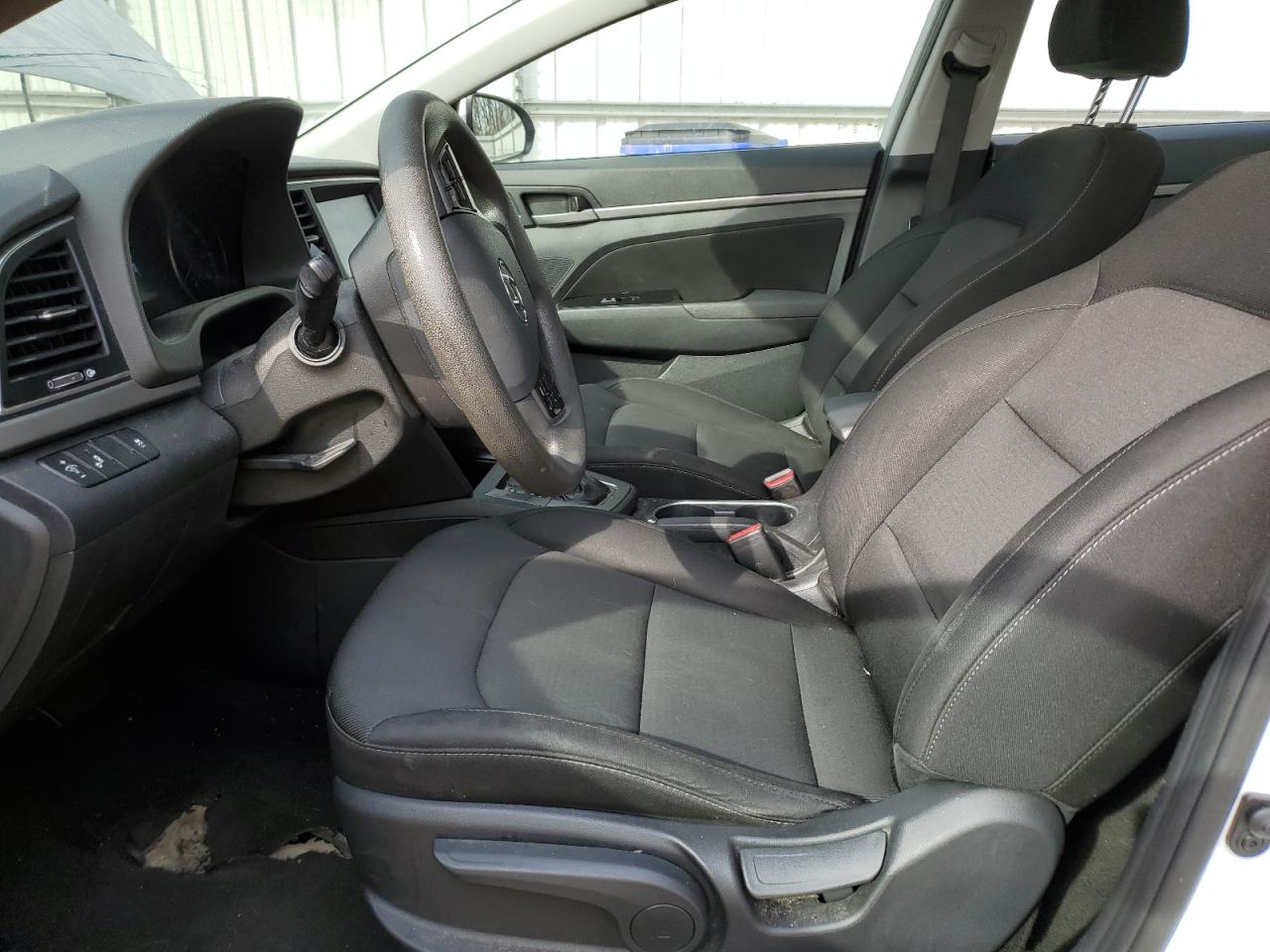 2018 Hyundai Elantra - Image 7