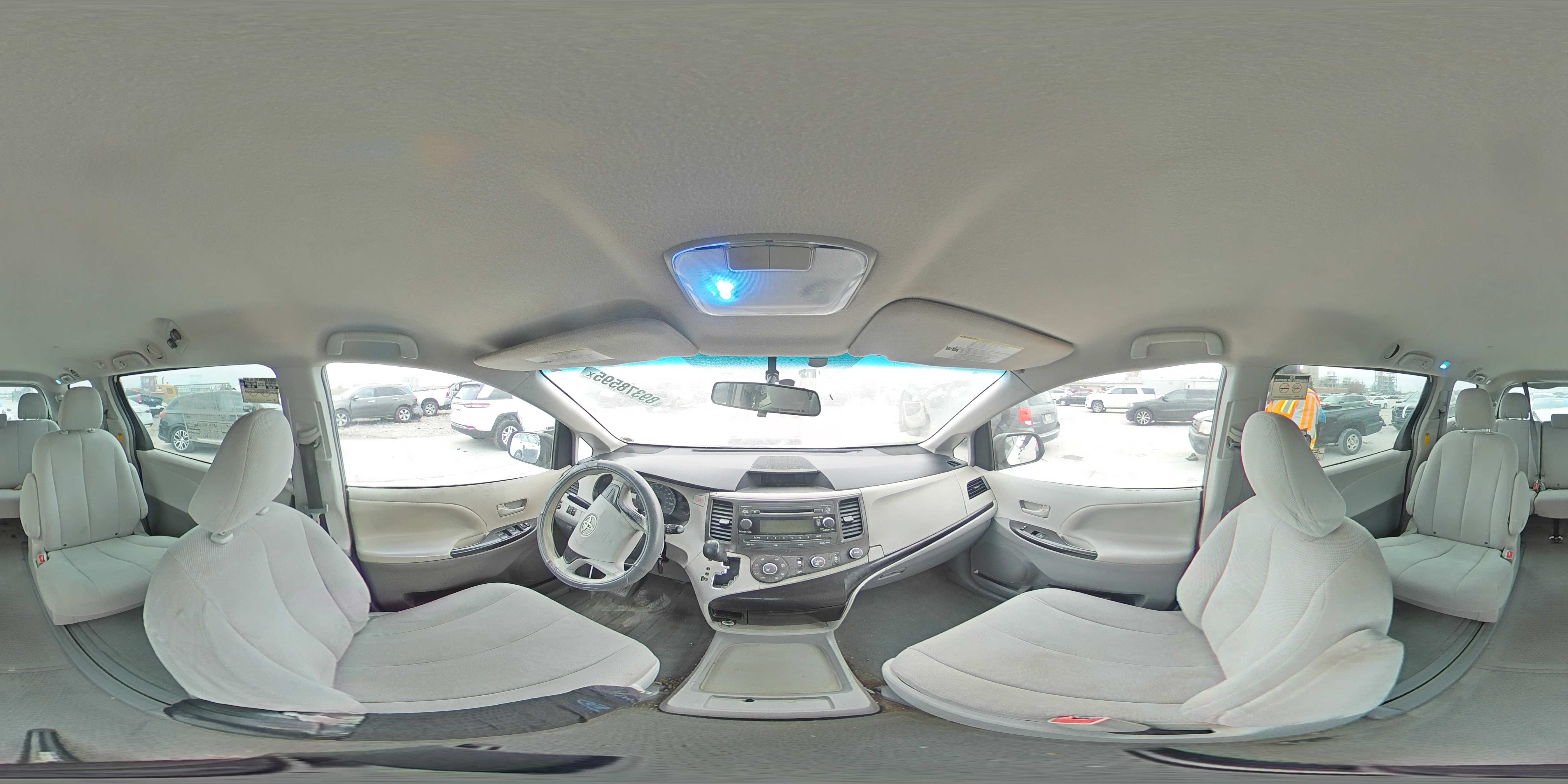 2014 Toyota Sienna - Image 14