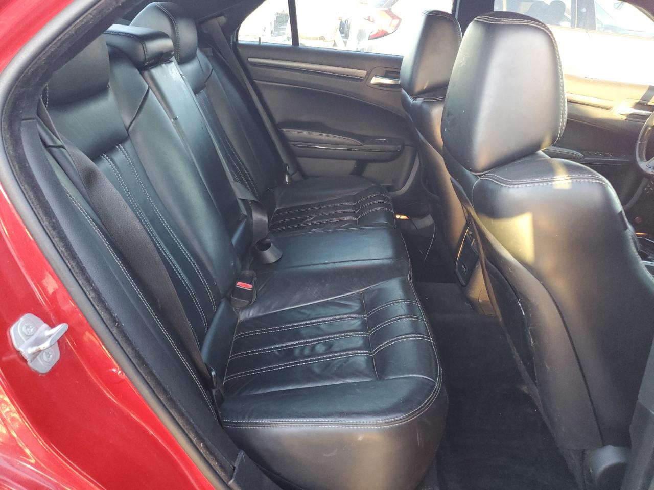 2015 Chrysler 300 - Image 10
