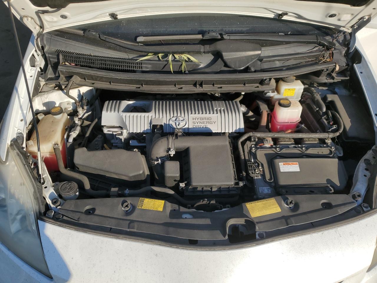 2013 Toyota Prius - Image 12