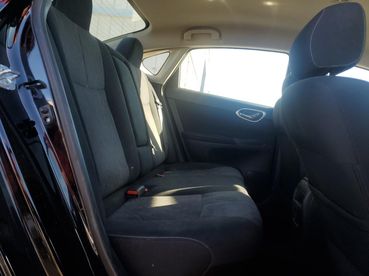 2015 Nissan Sentra - Image 10