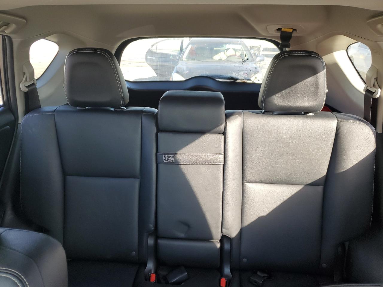 2016 Toyota RAV 4 - Image 10