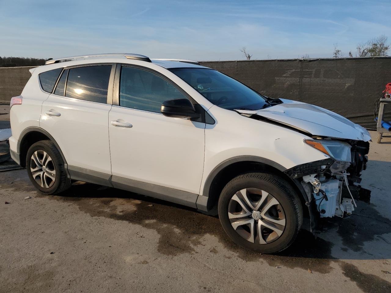 2016 Toyota RAV 4 - Image 4
