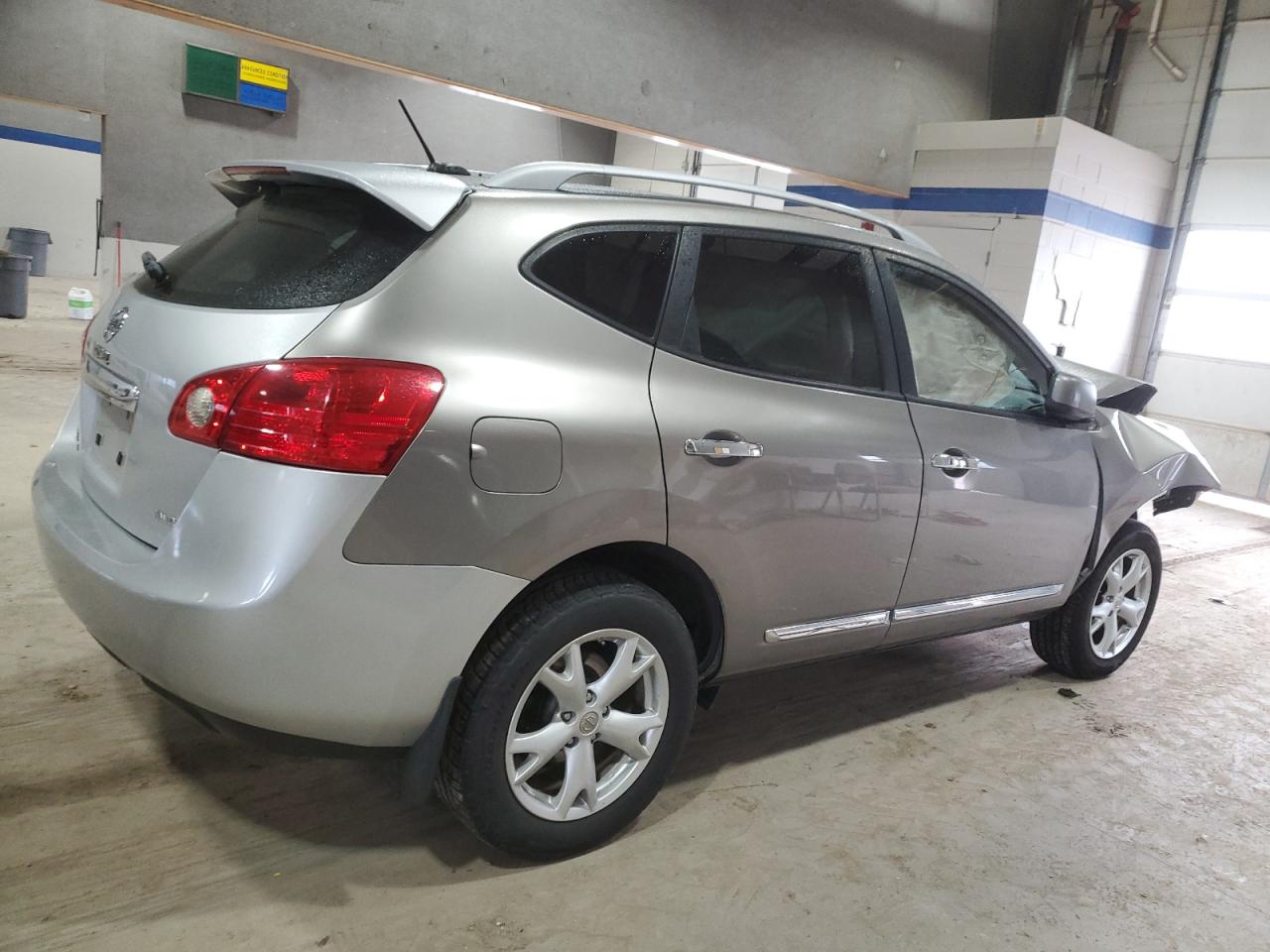 2011 Nissan Rogue - Image 3