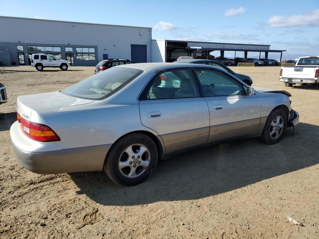 1999 Lexus ES - Image 3