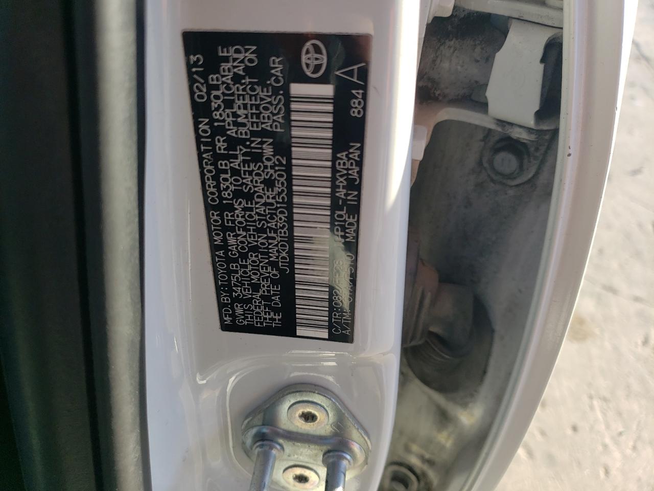 2013 Toyota Prius - Image 14