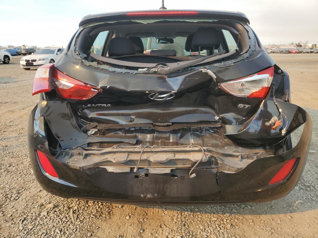 2017 Hyundai Elantra - Image 6