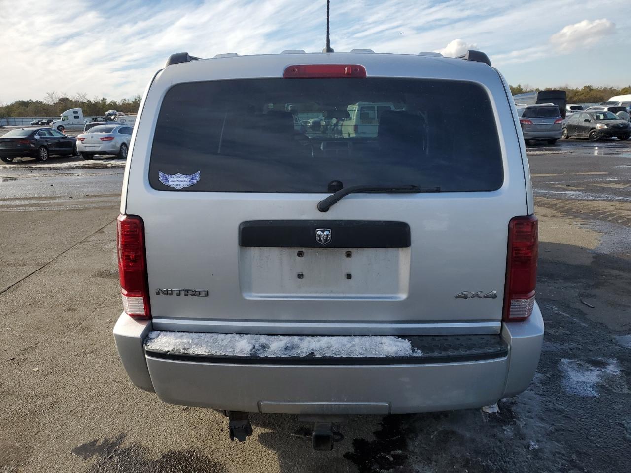 2008 Dodge Nitro - Image 6