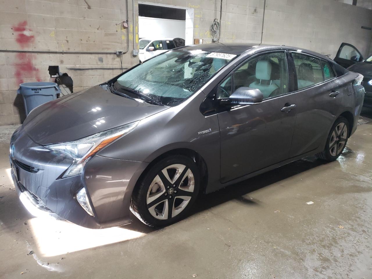 2016 TOYOTA PRIUS