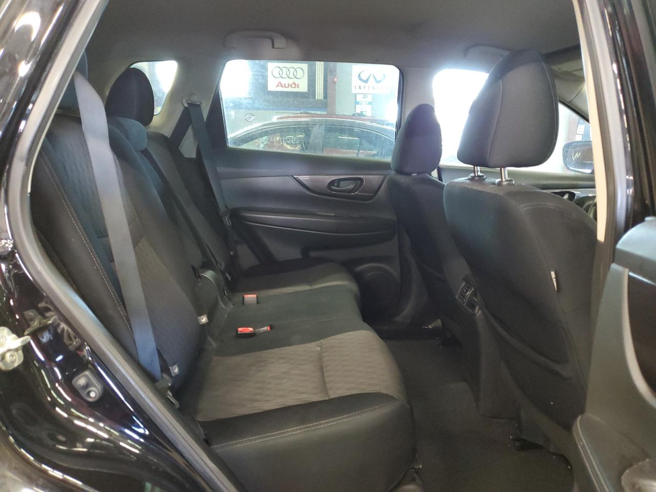 2019 Nissan Rogue - Image 11