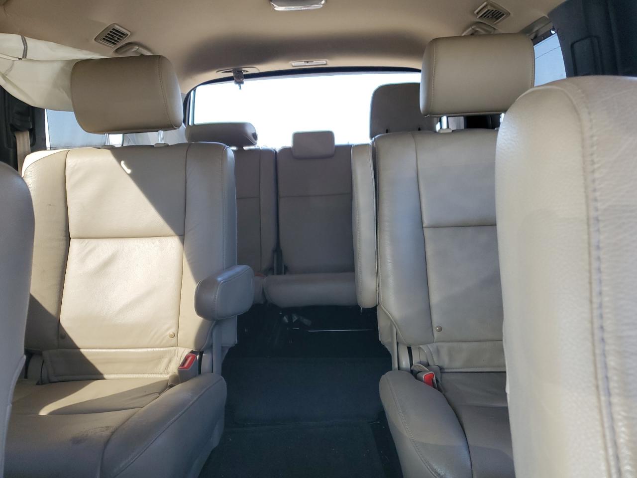 2015 Toyota Sequoia - Image 10