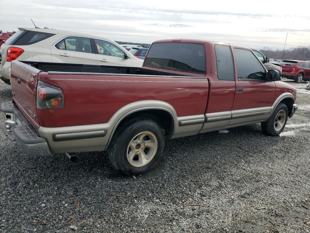 1998 Chevrolet S-10 Pickup - Image 3