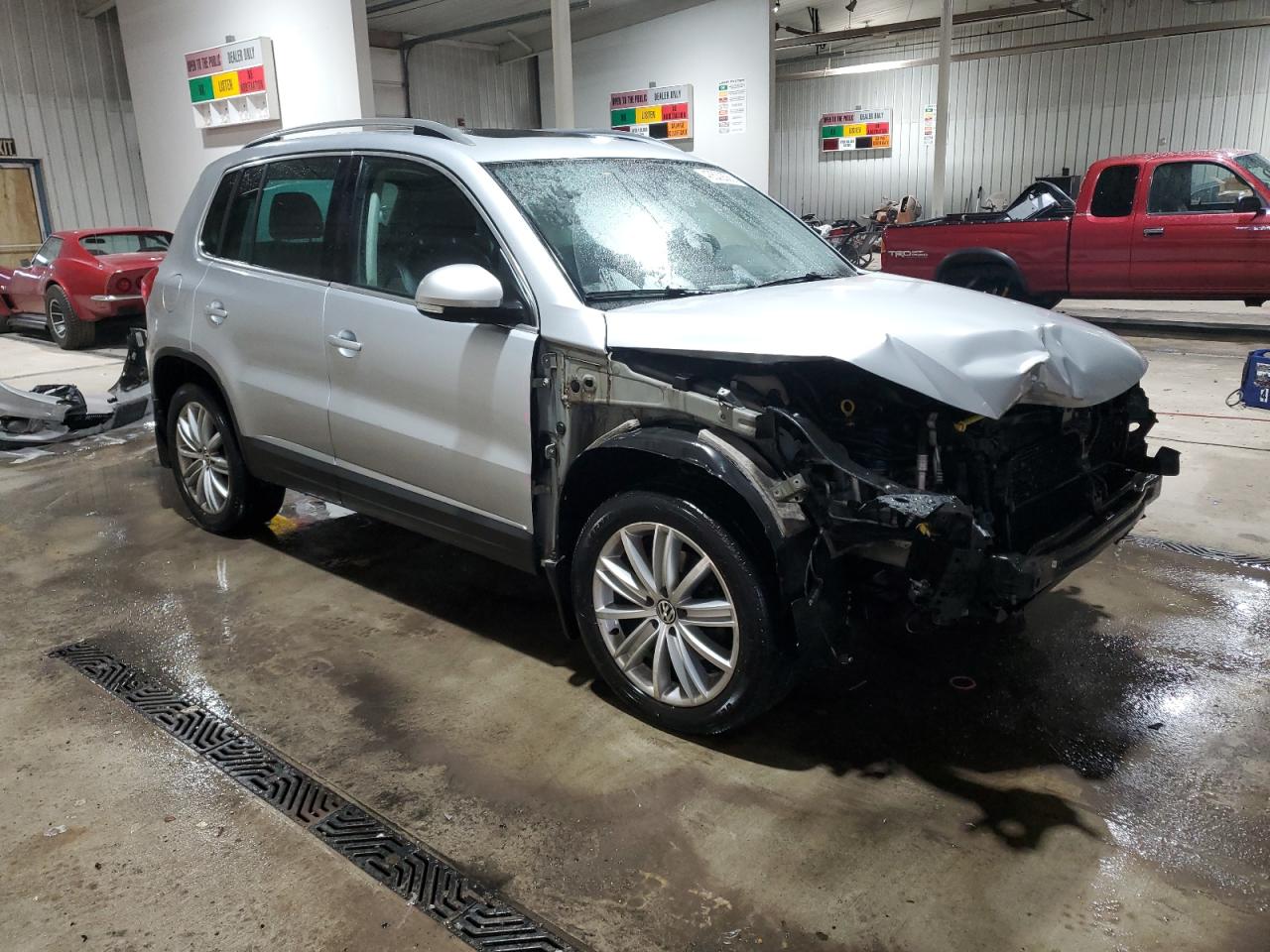2016 Volkswagen Tiguan - Image 4
