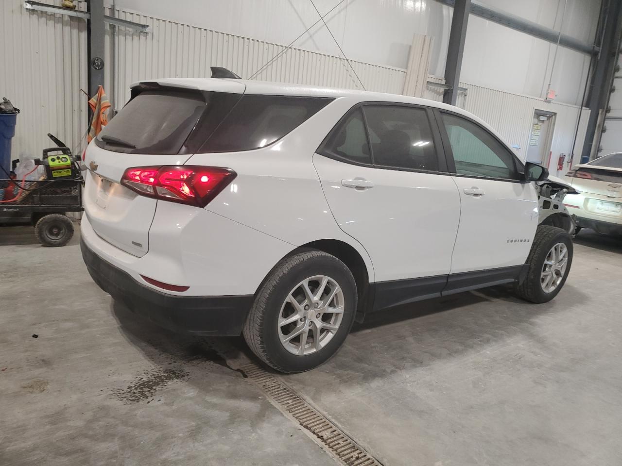 2022 Chevrolet Equinox - Image 3