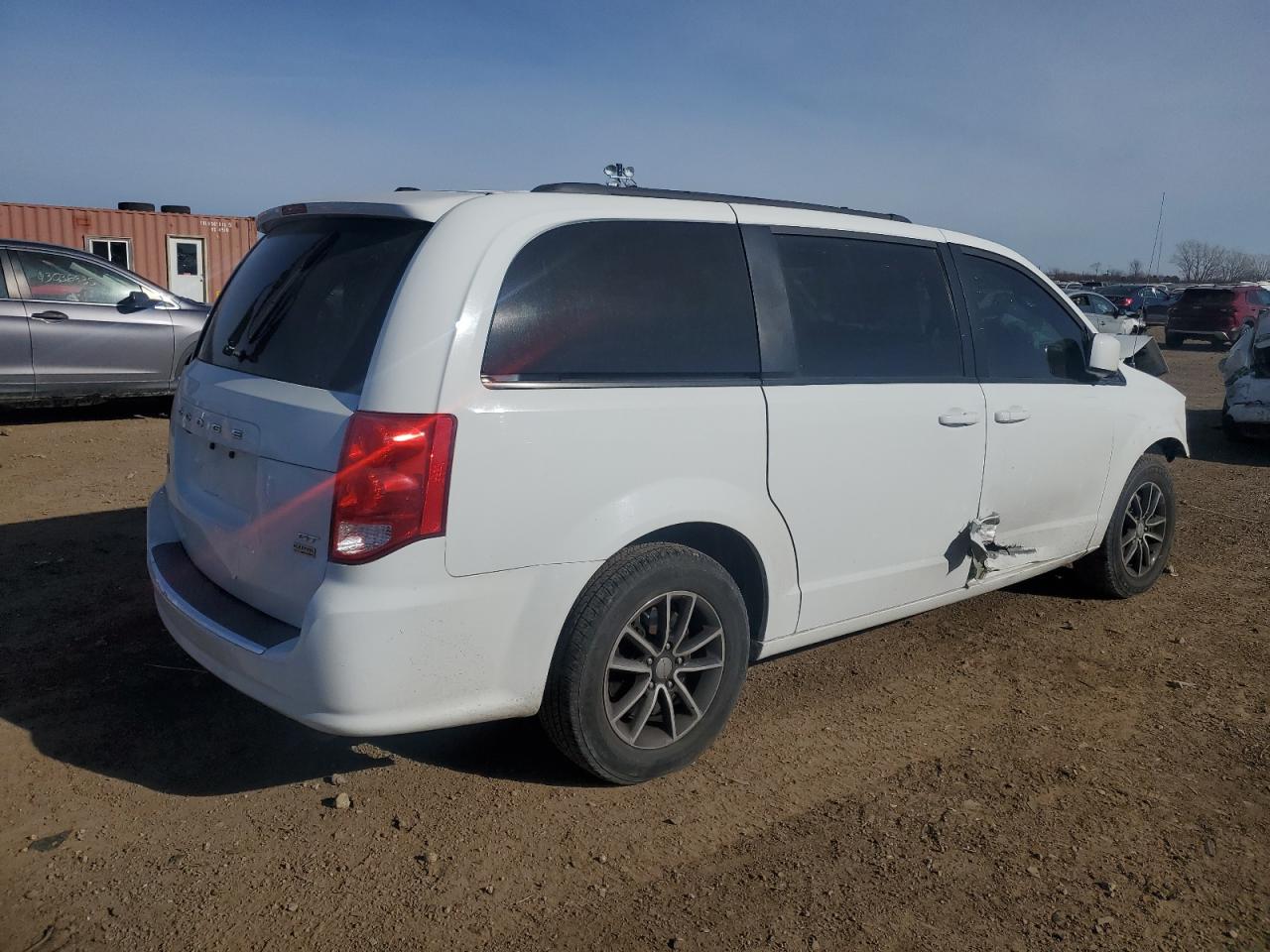2018 Dodge Caravan - Image 3