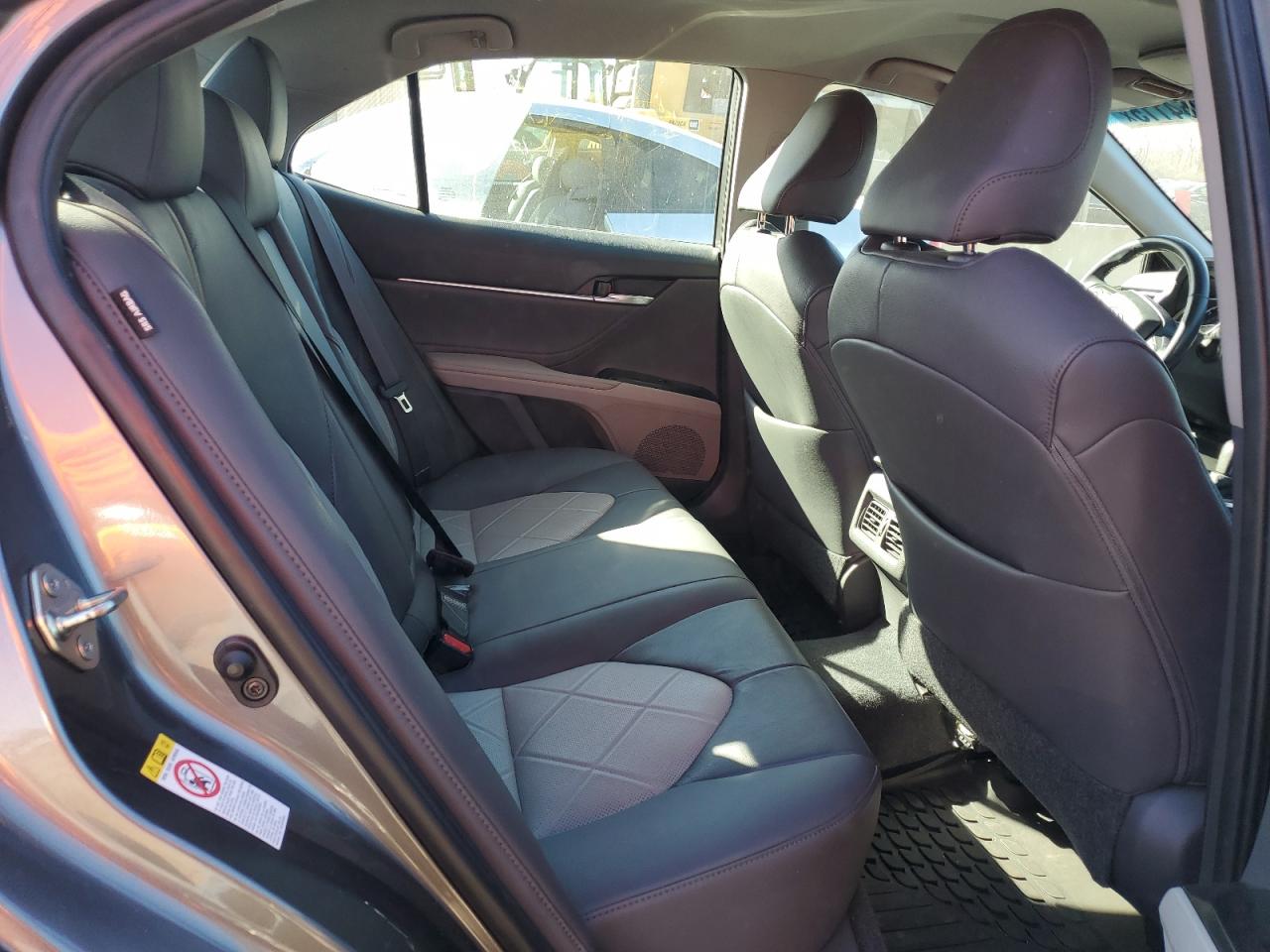 2018 Toyota Camry - Image 10