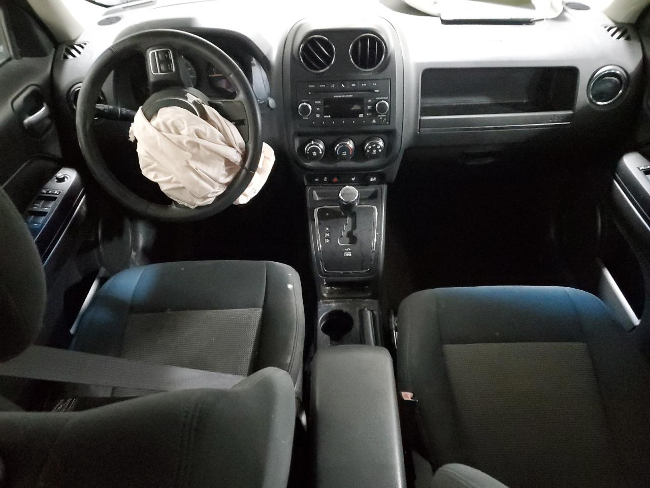 2014 Jeep Liberty (Patriot) - Image 8