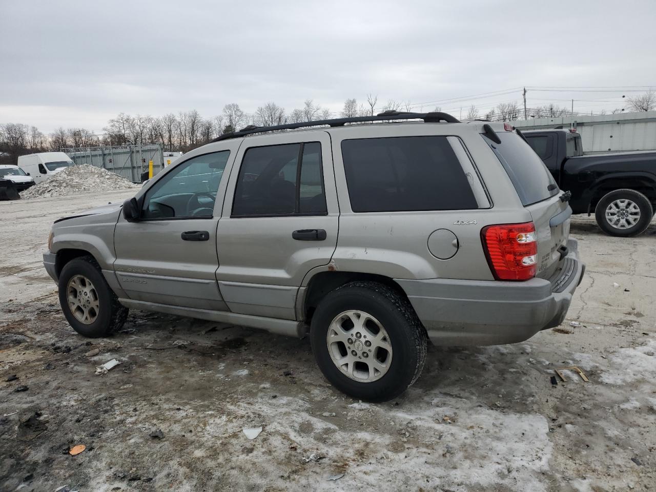 2000 Jeep Grand Cherokee - Image 2