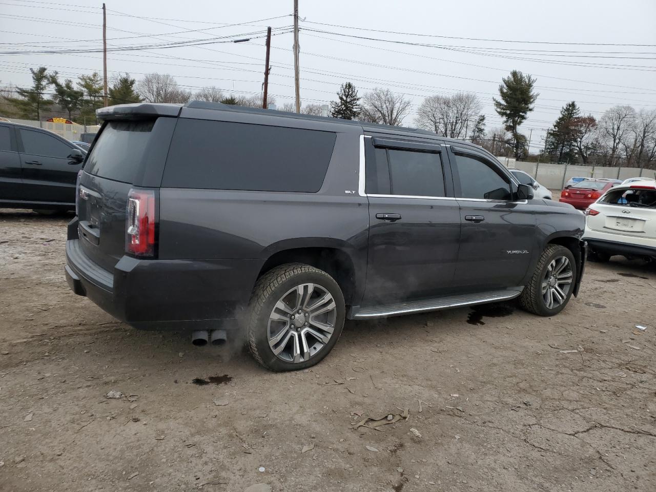 2015 GMC Yukon - Image 3