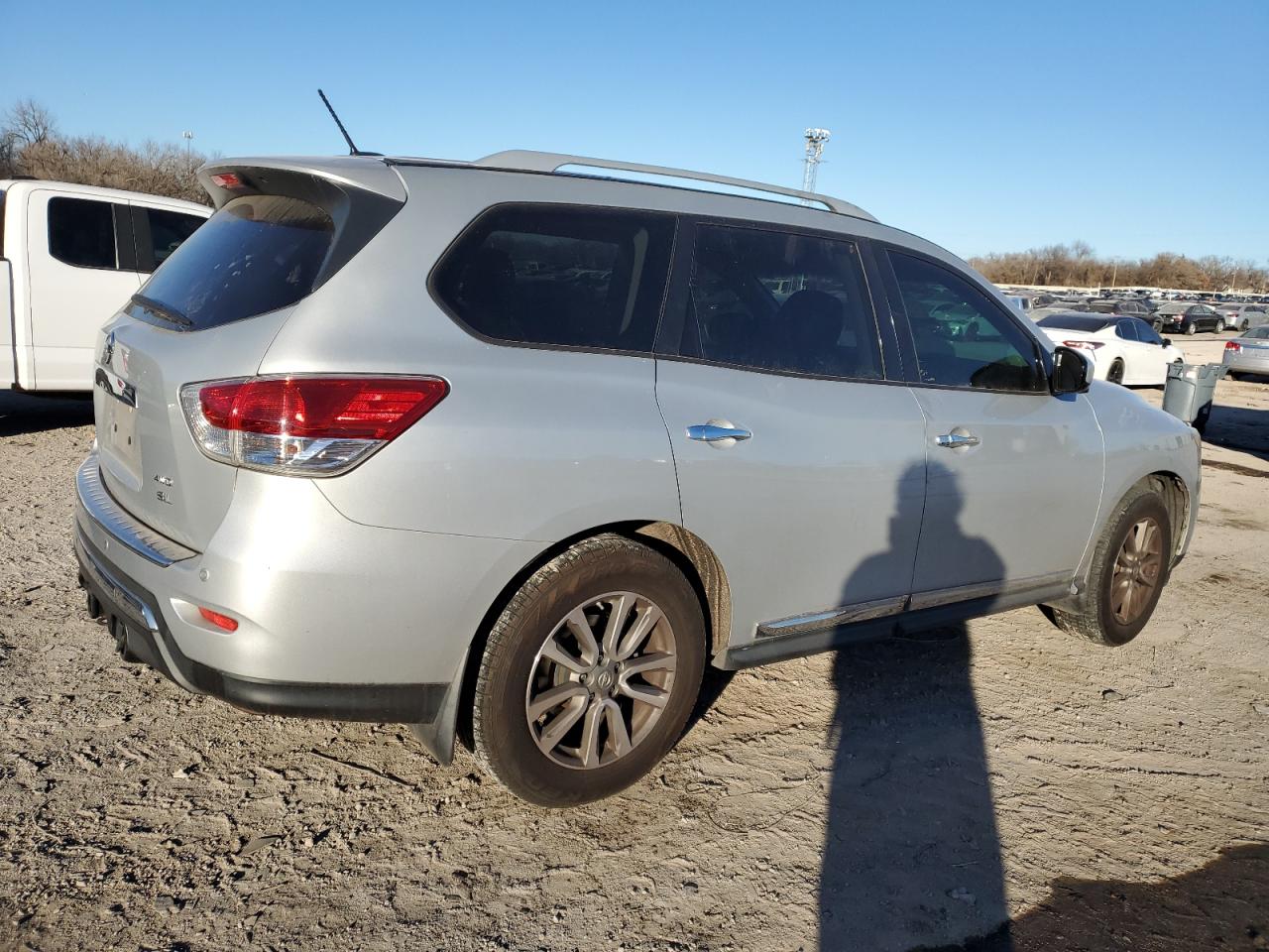 2016 Nissan Pathfinder - Image 3