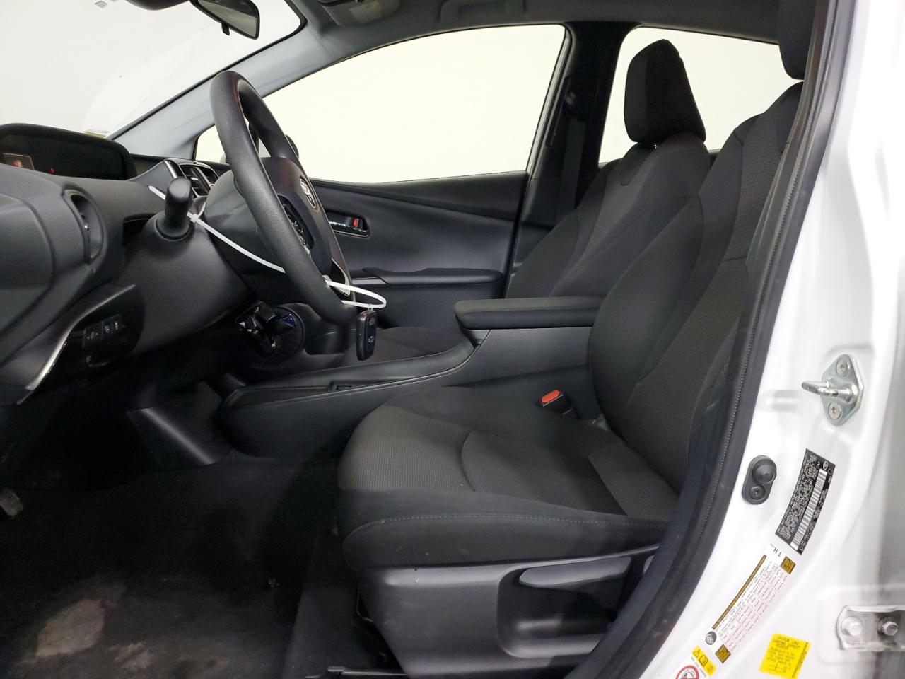 2022 Toyota Prius - Image 7