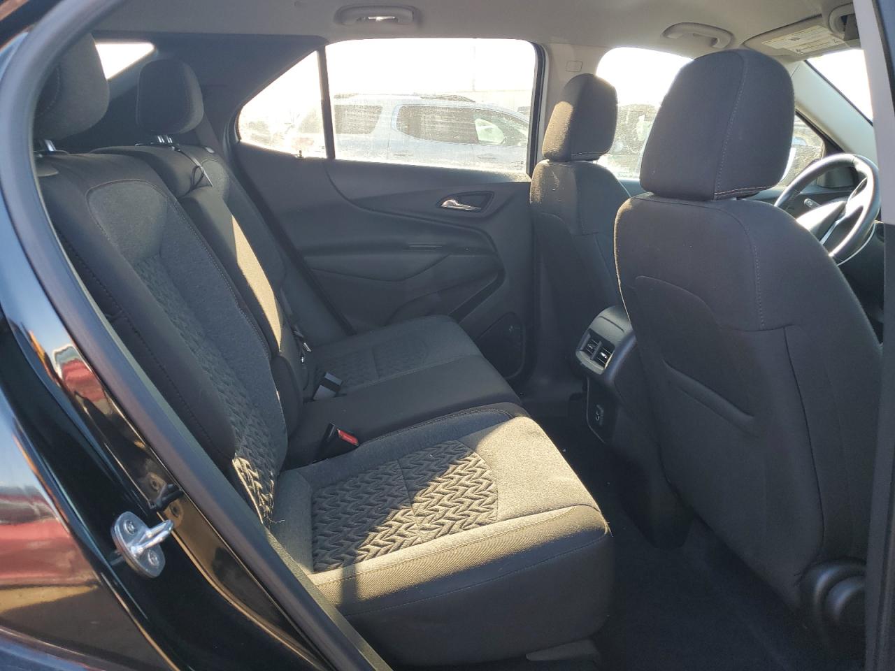 2022 Chevrolet Equinox - Image 11