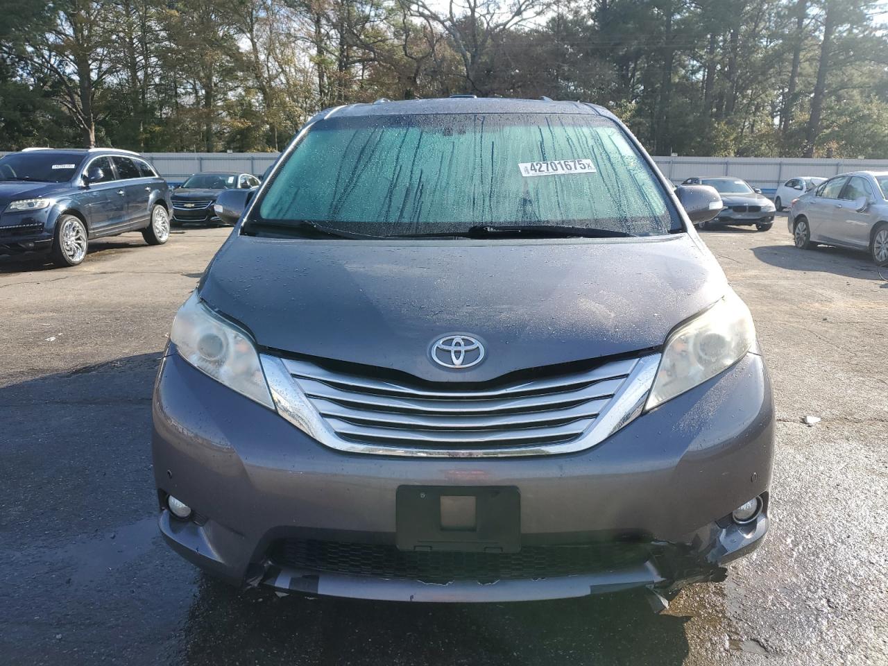 2014 Toyota Sienna - Image 5