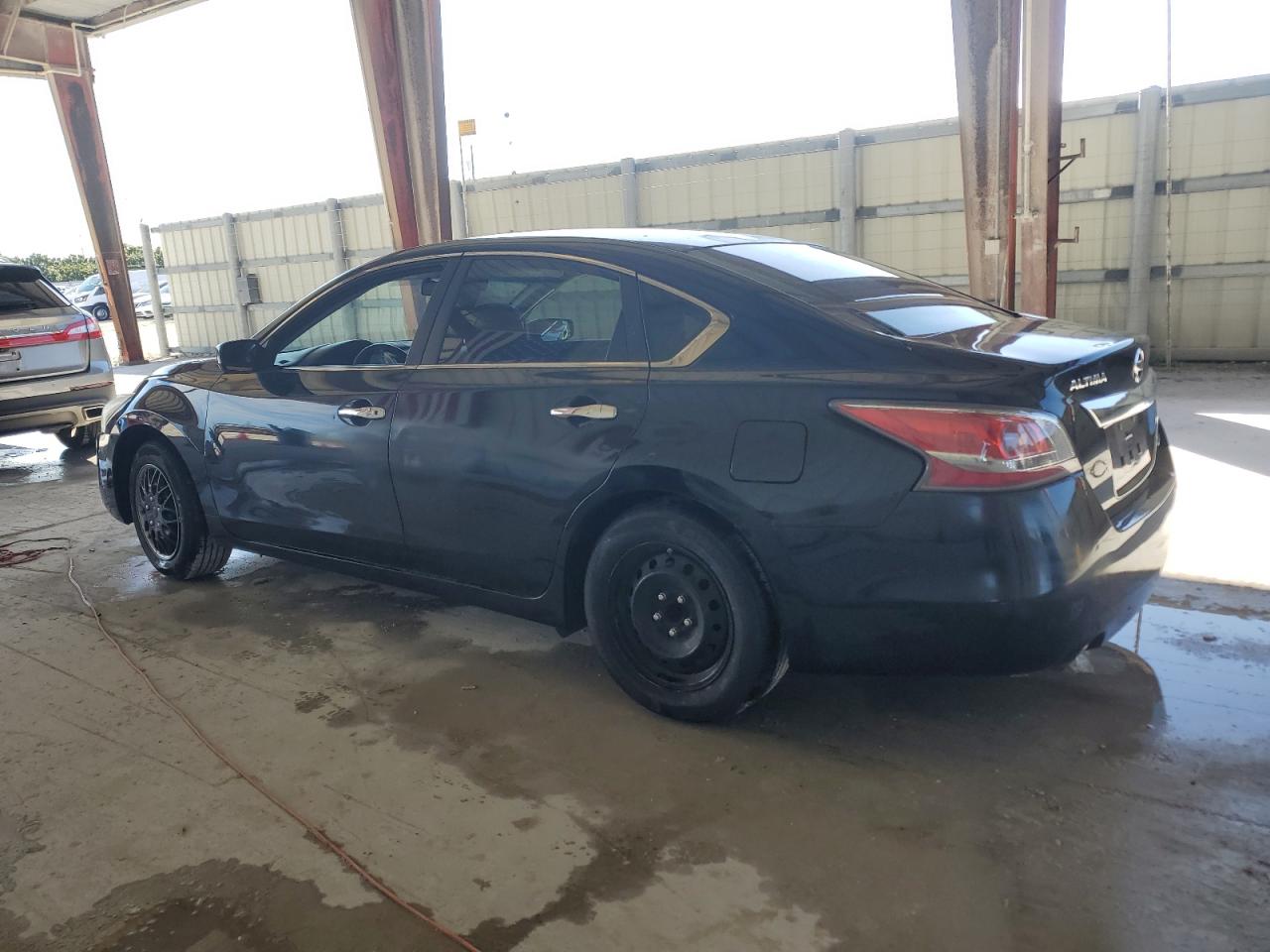 2014 Nissan Altima - Image 2