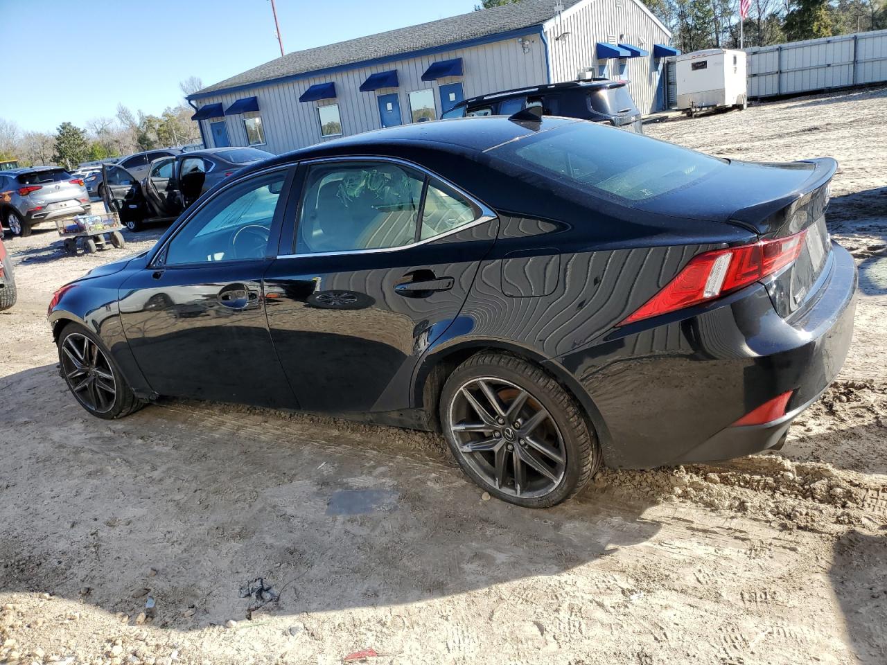 2015 Lexus IS - Image 2