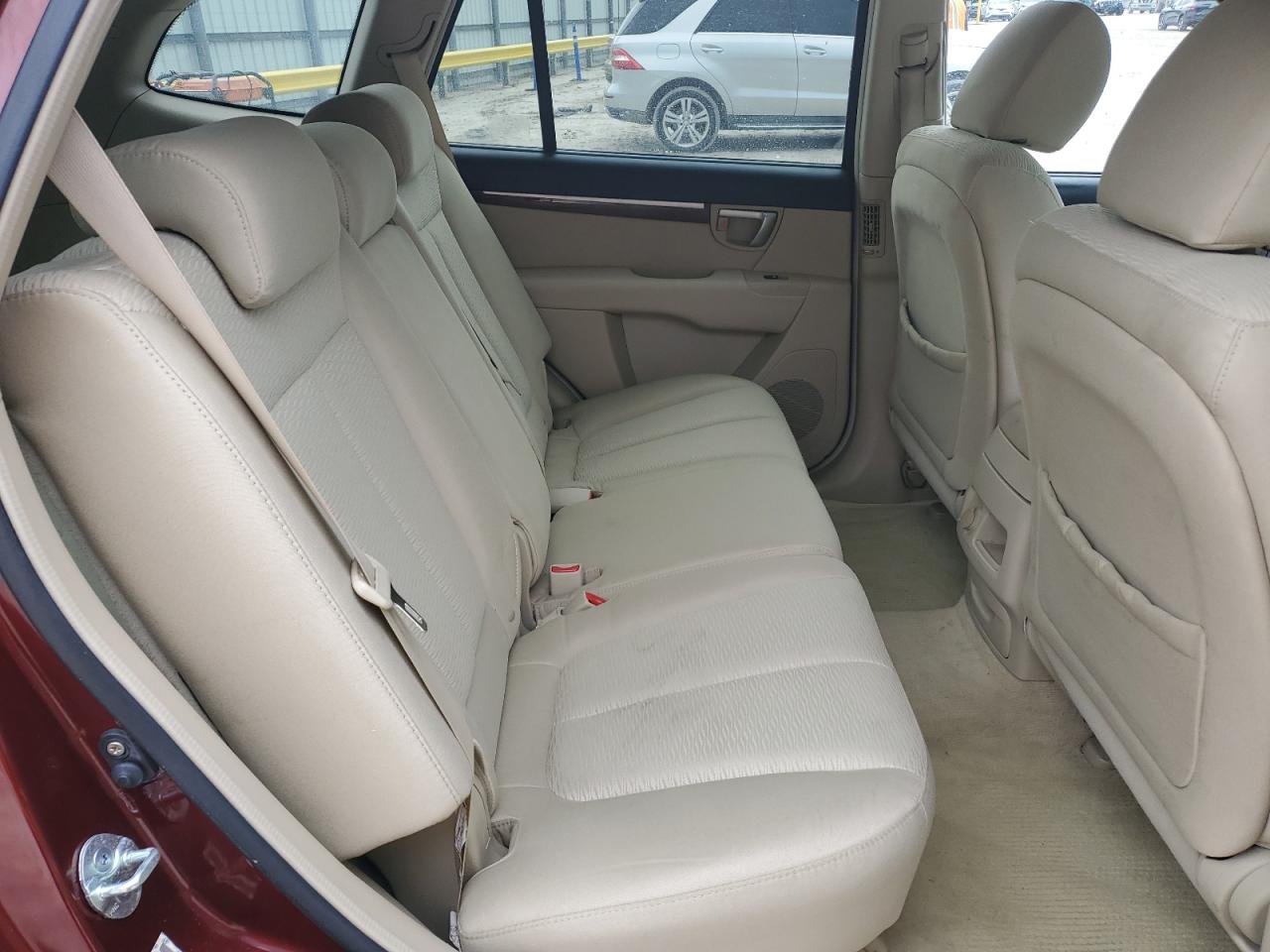 2009 Hyundai Santa Fe - Image 11