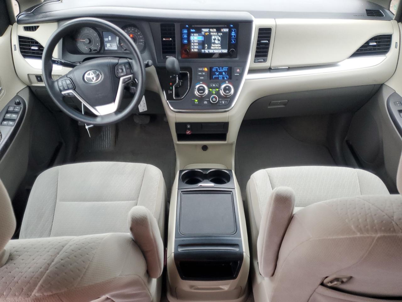 2015 Toyota Sienna - Image 8