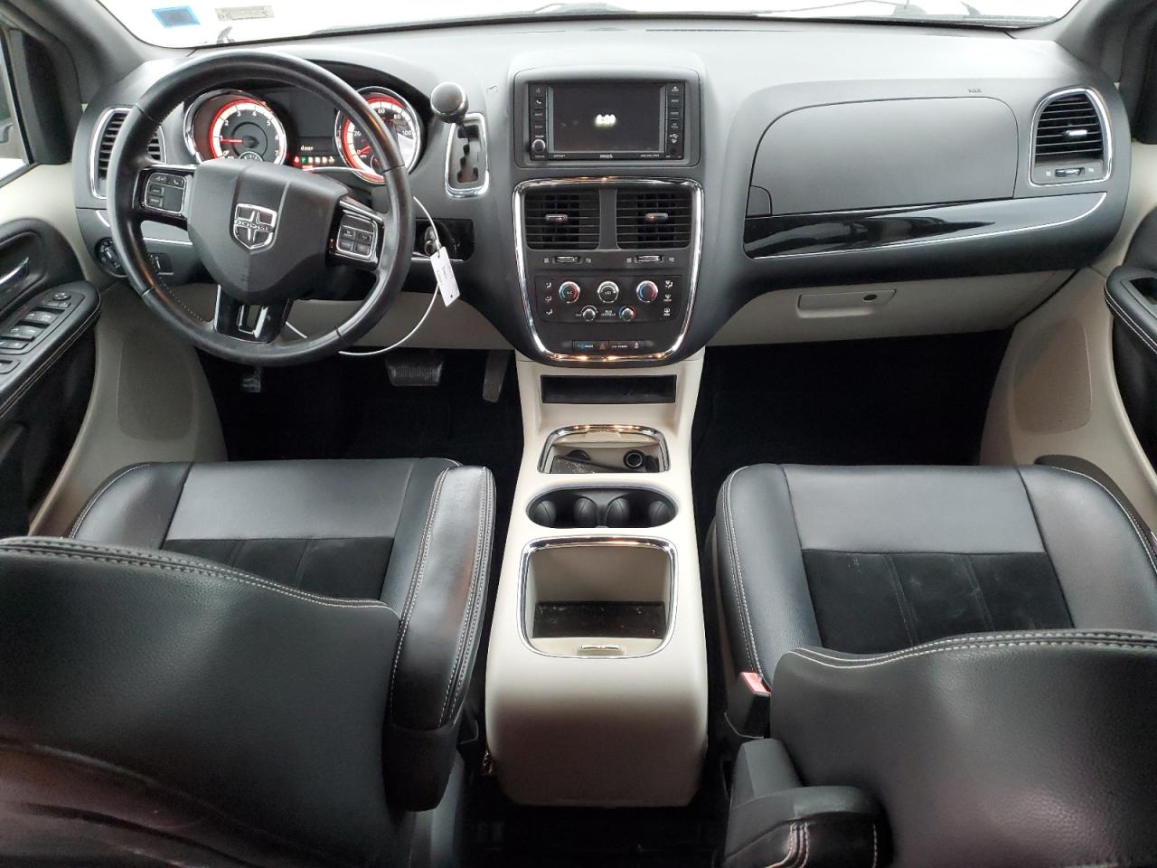 2016 Dodge Caravan - Image 8