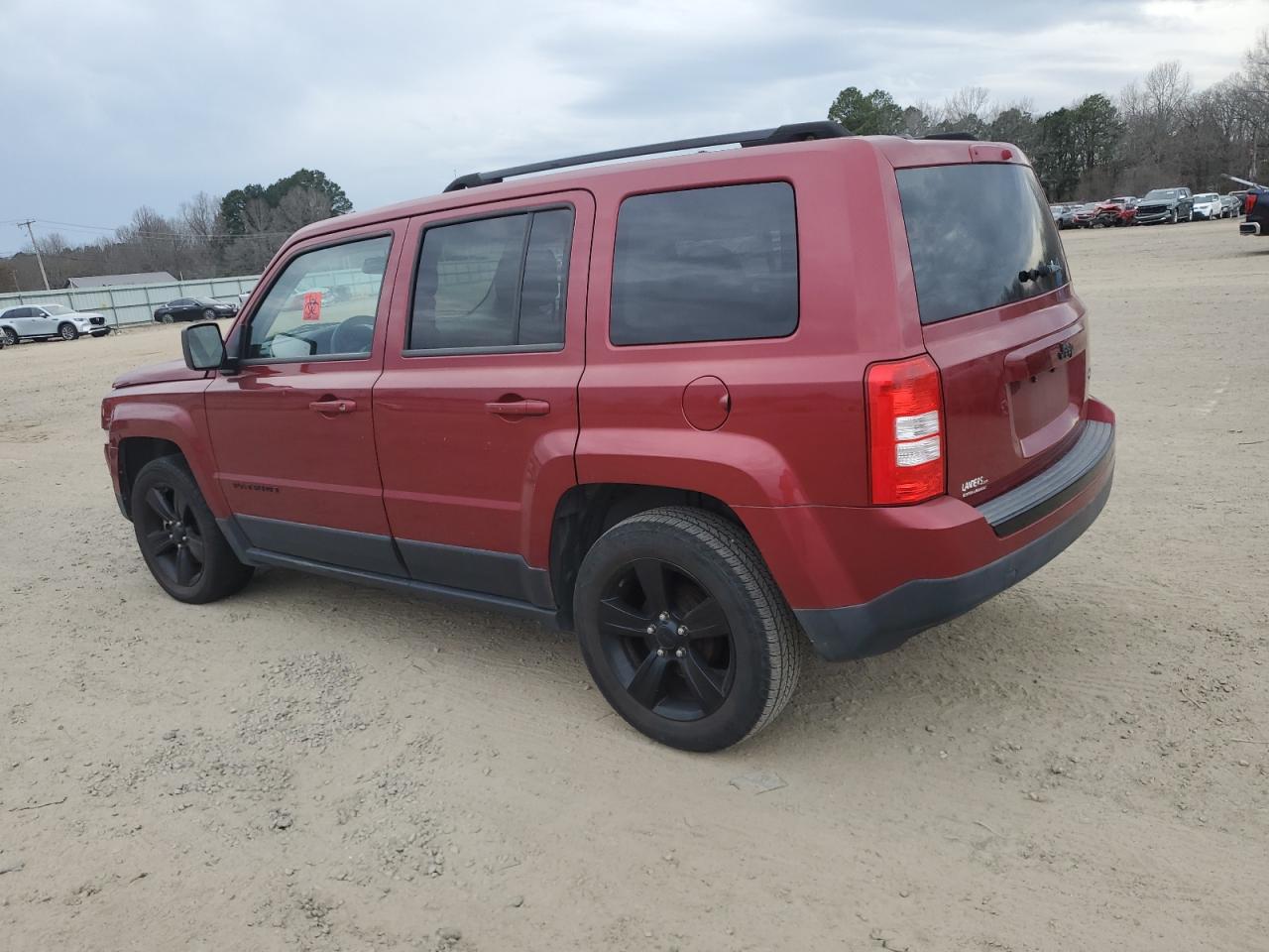 2014 Jeep Liberty (Patriot) - Image 2