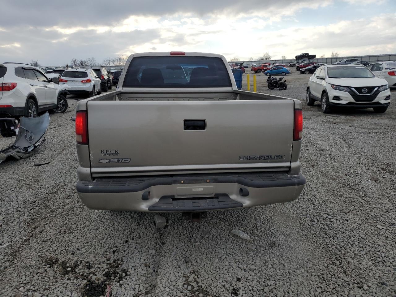 2001 Chevrolet S-10 Pickup - Image 6