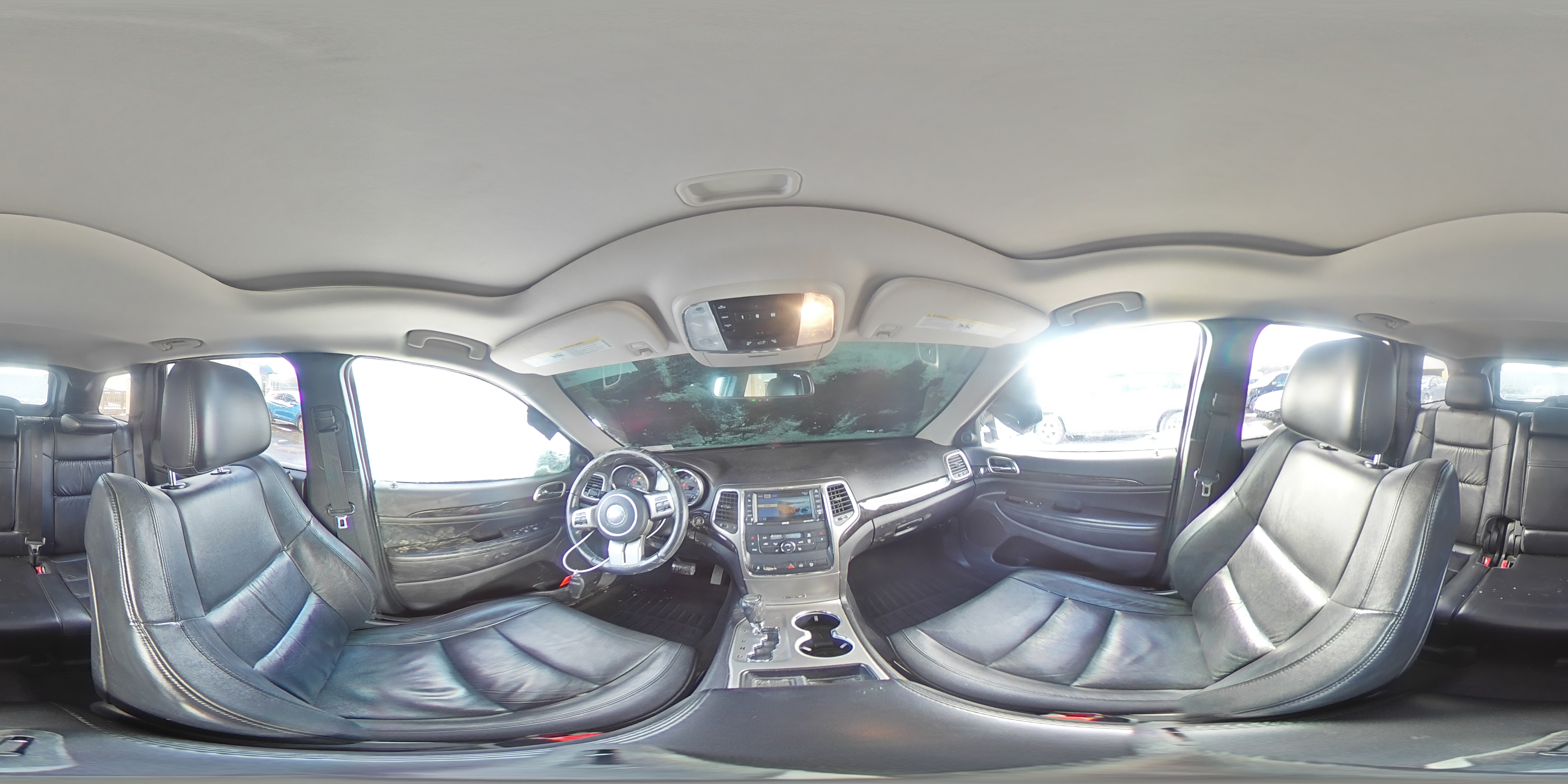 2012 Jeep Grand Cherokee - Image 13