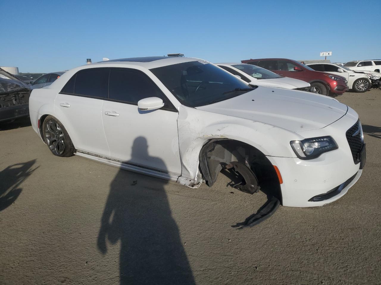 VIN 2C3CCABG5JH296123 2018 CHRYSLER 300 no.4