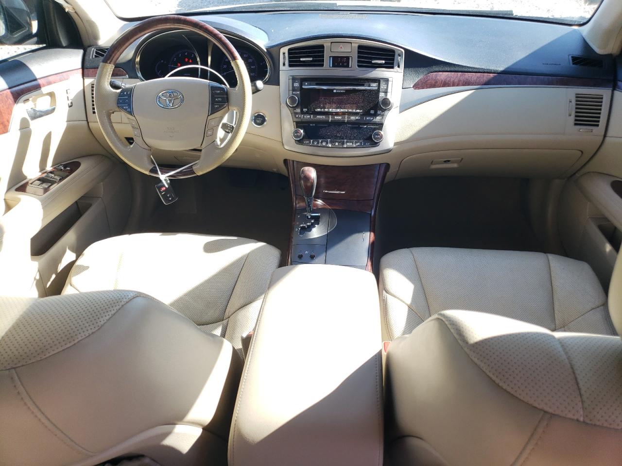 2011 Toyota Avalon - Image 8