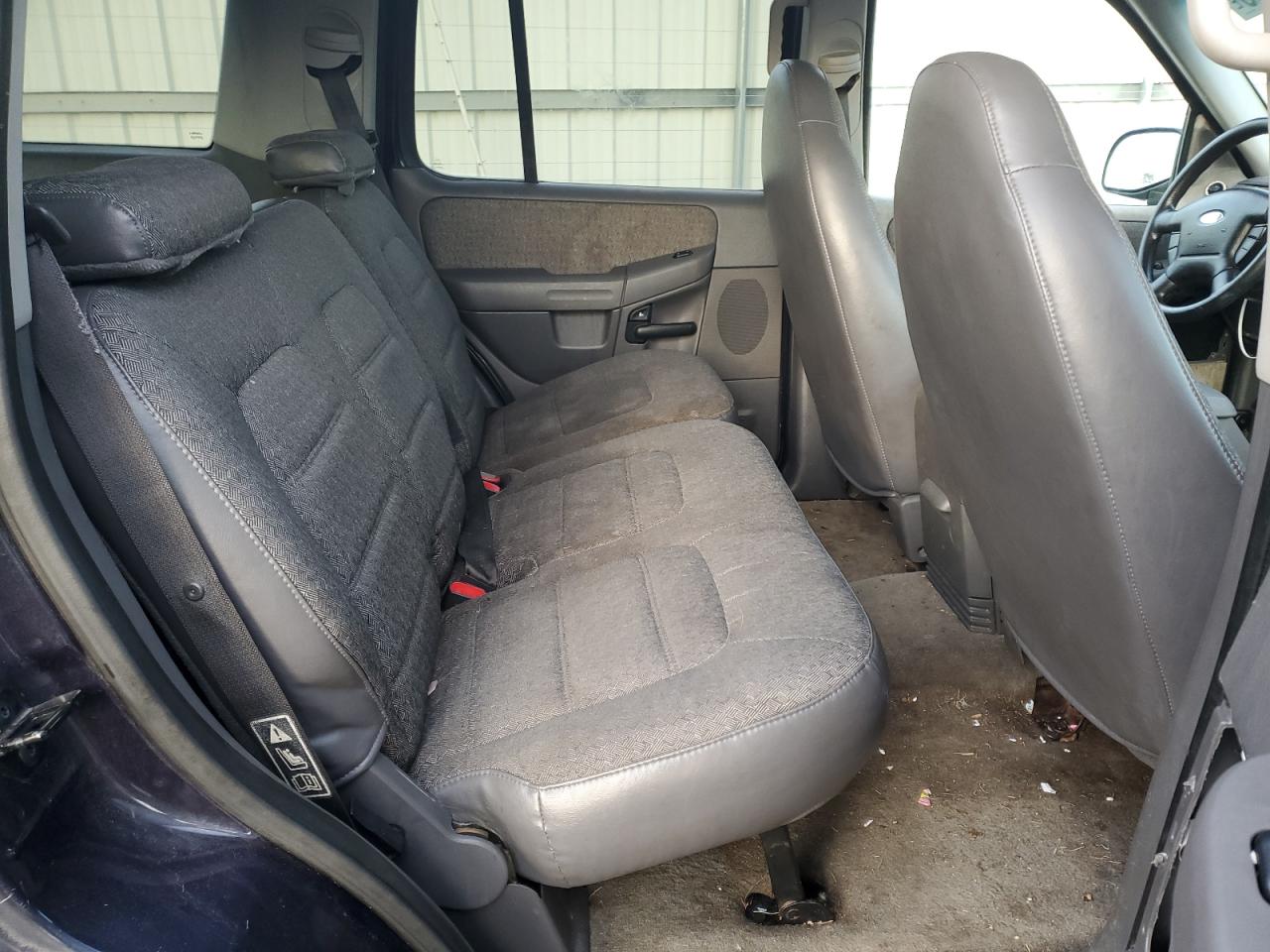 2002 Ford Explorer - Image 11