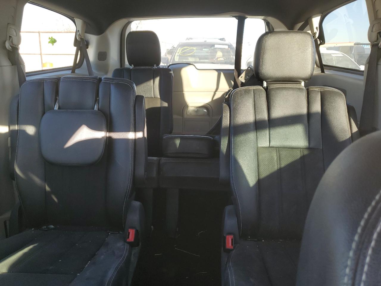 2019 Dodge Caravan - Image 10